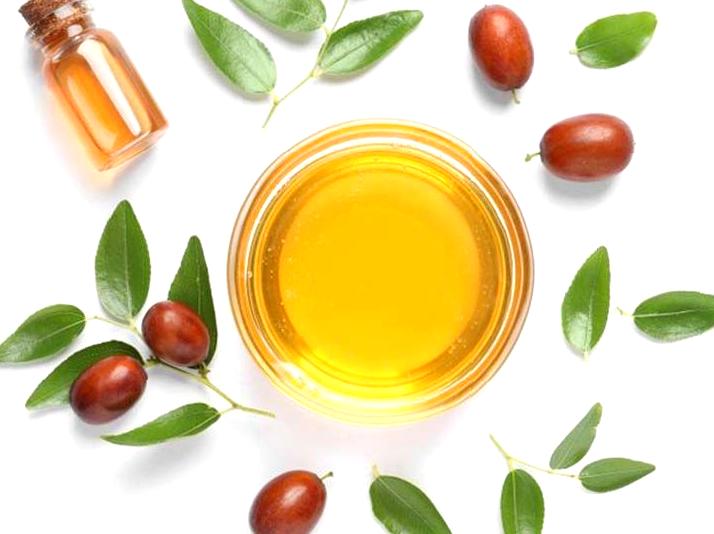 Jojoba Oil Unveiled: Ingredient Insights