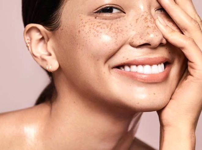 Exploring the Advantages of Clean Beauty